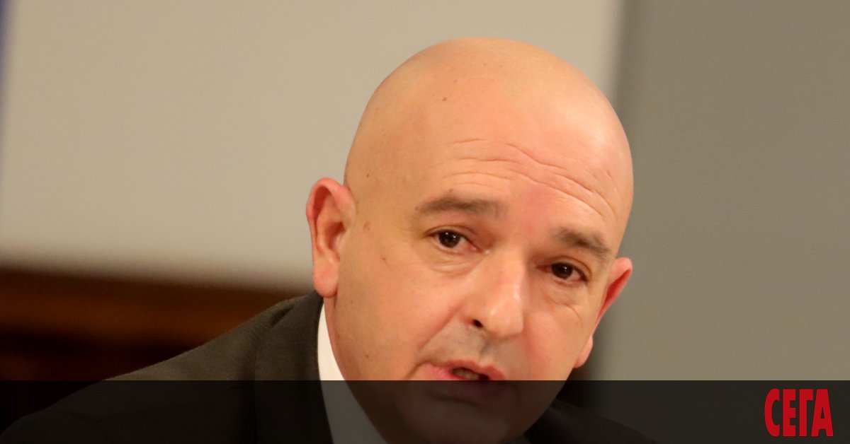 Трябва да се намерят механизми да се осигурят маски от