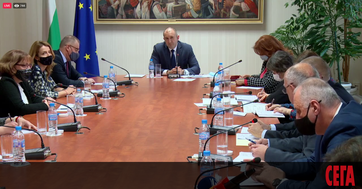 От Централната избирателна комисия (ЦИК) продължават да настояват, че разрешаването