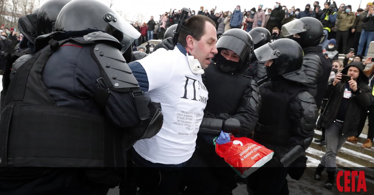 Вторият протест в Русия срещу Путин бе по-многоброен от миналата