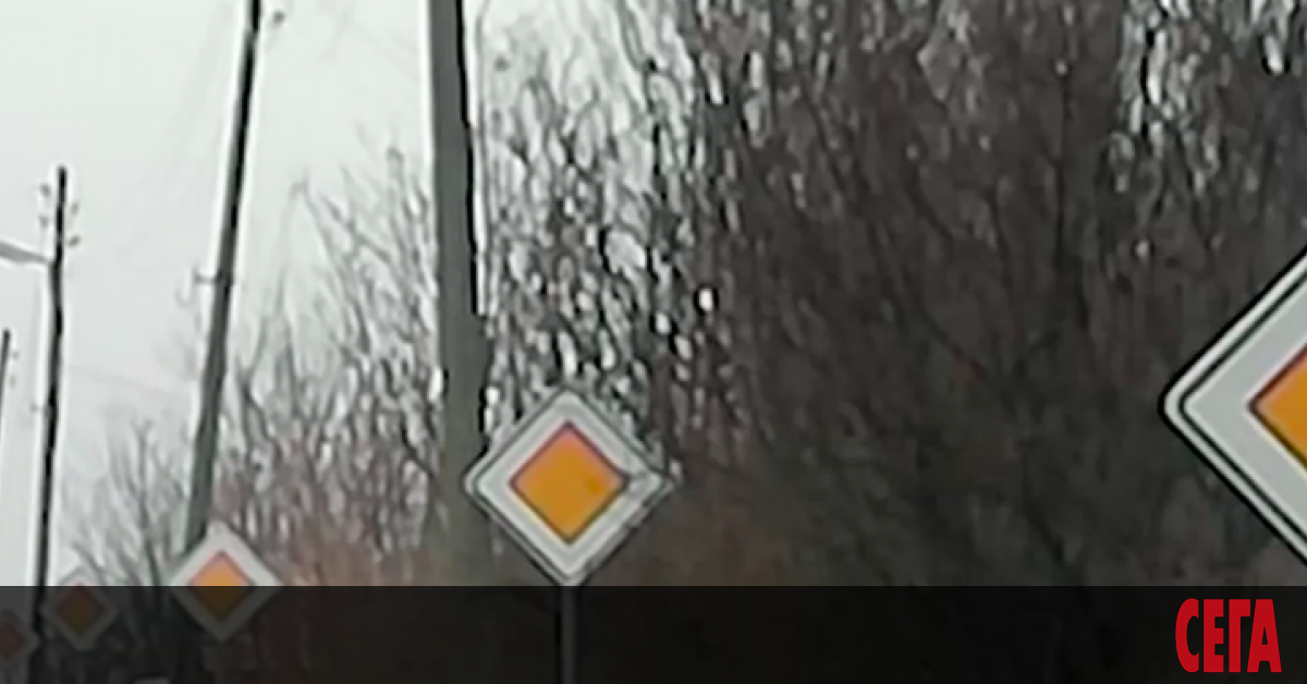 На пътна отсечка с дължина 360 метра в село Мадан