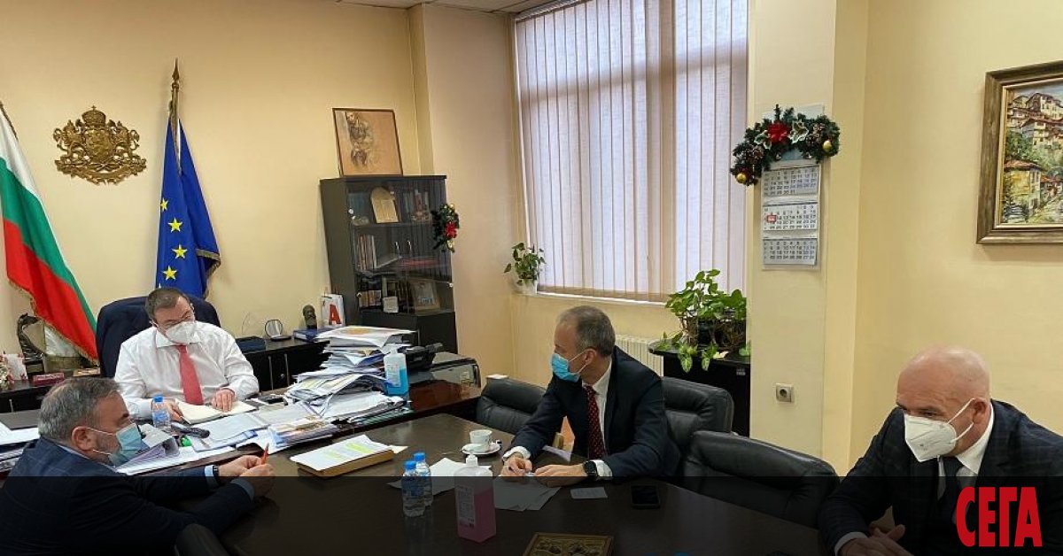 Всеки пети учител у нас е готов да се ваксинира