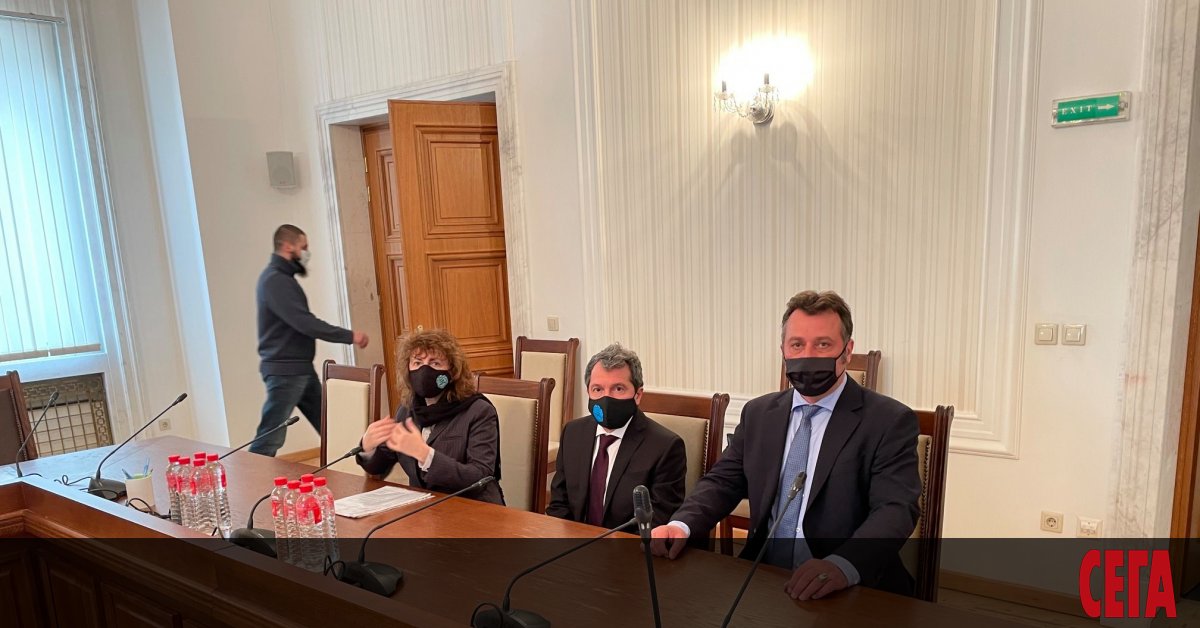 Двама от сценаристите на Слави Трифонов поведоха листите на Има