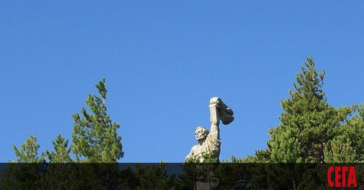 На местния вот днес химикалките със сигурност ще са повече,