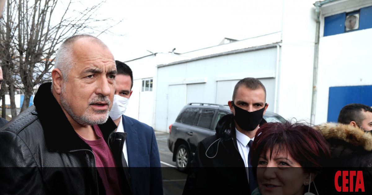 Според една философска теория човекът е материя, при която съществуването