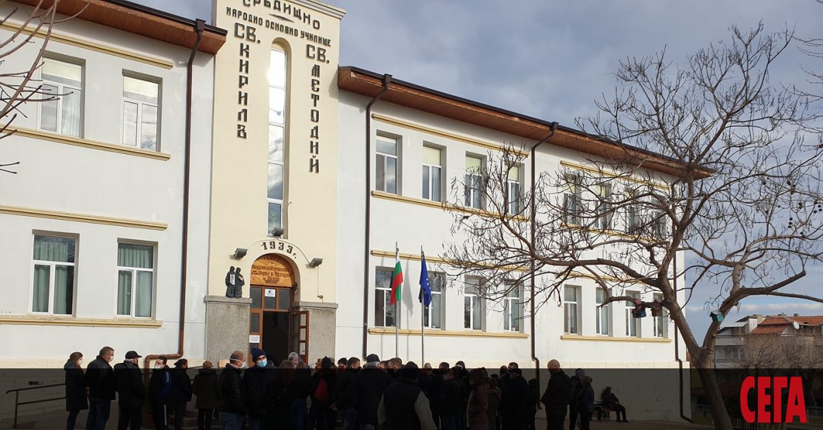 Проведеният в неделя референдум в Обзор и селата Баня, Приселци, Раковсково,