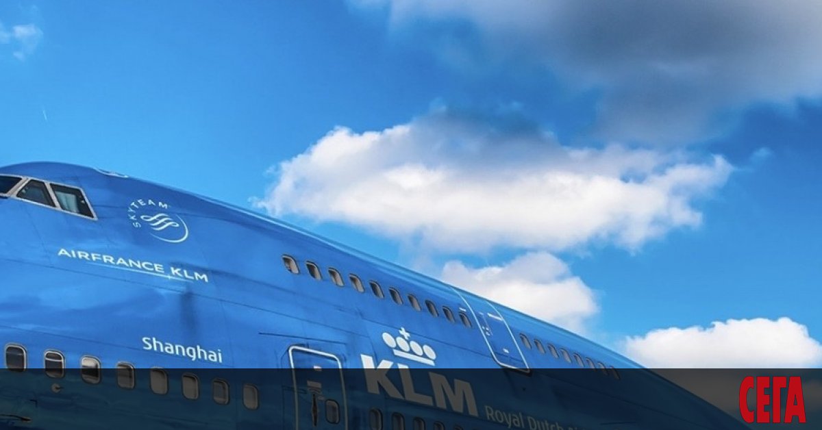 Холандската компания KLM извърши първия демонстрационен пътнически полет, в който