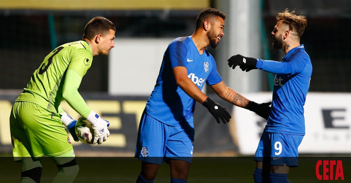 Обновеният и амбициран за възход Ботев (Пд) се препъна в първия