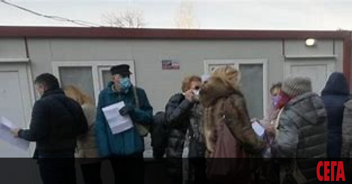 Всички българи, които искат да се ваксинират, да могат да