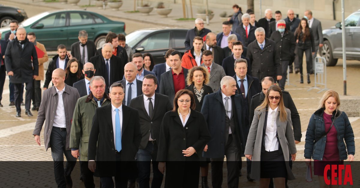 В какви евентуални управленски коалиции ще влезе в БСП след