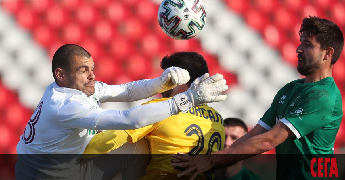 Левски постигна своята шеста победа в Ефбет лигата, след като