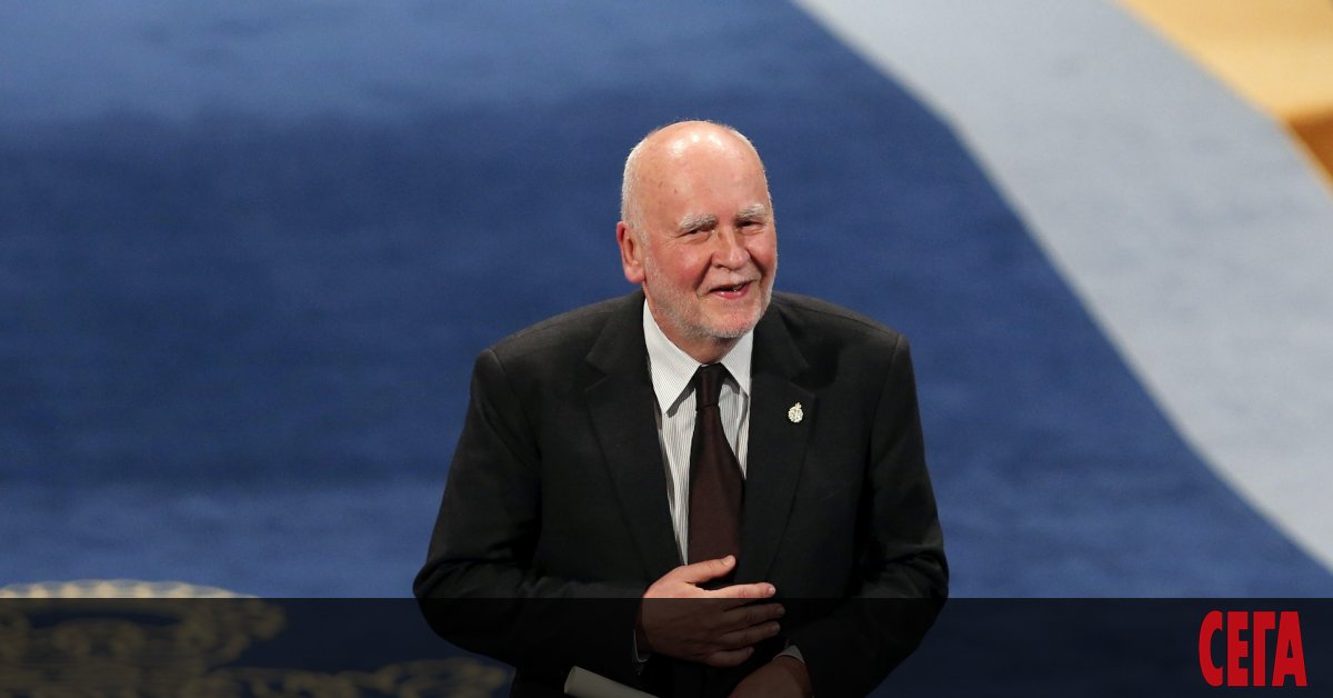 На 75-годишна възраст почина един от големите полски поети Адам