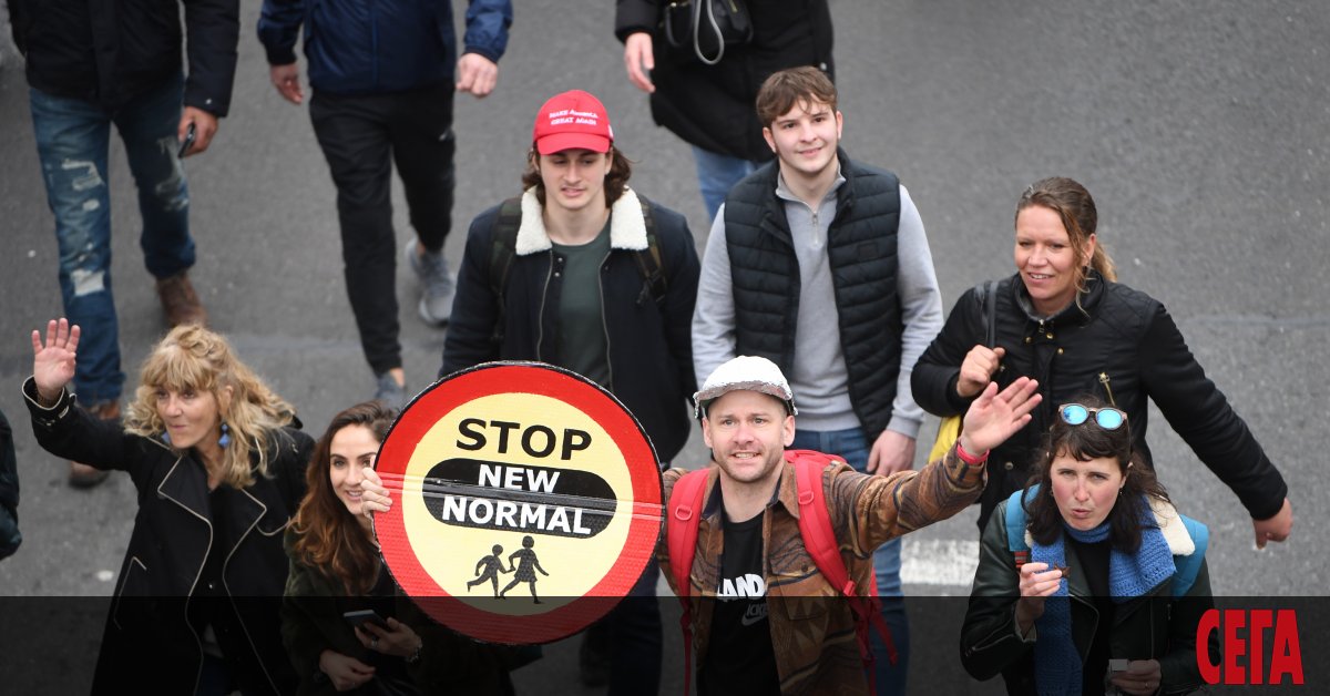 На фона на 3-те хиляди ваксинации у нас вчера Великобритания