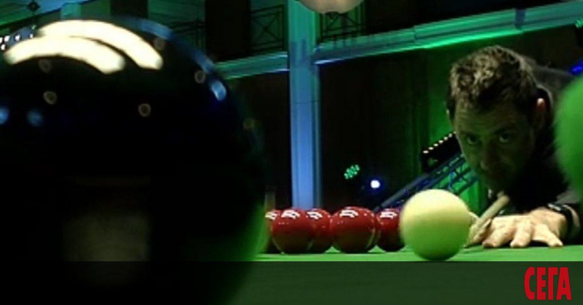 Рони О`Съливан обърна Бари Хоукинс от 6:9 до 10:9 фрейма