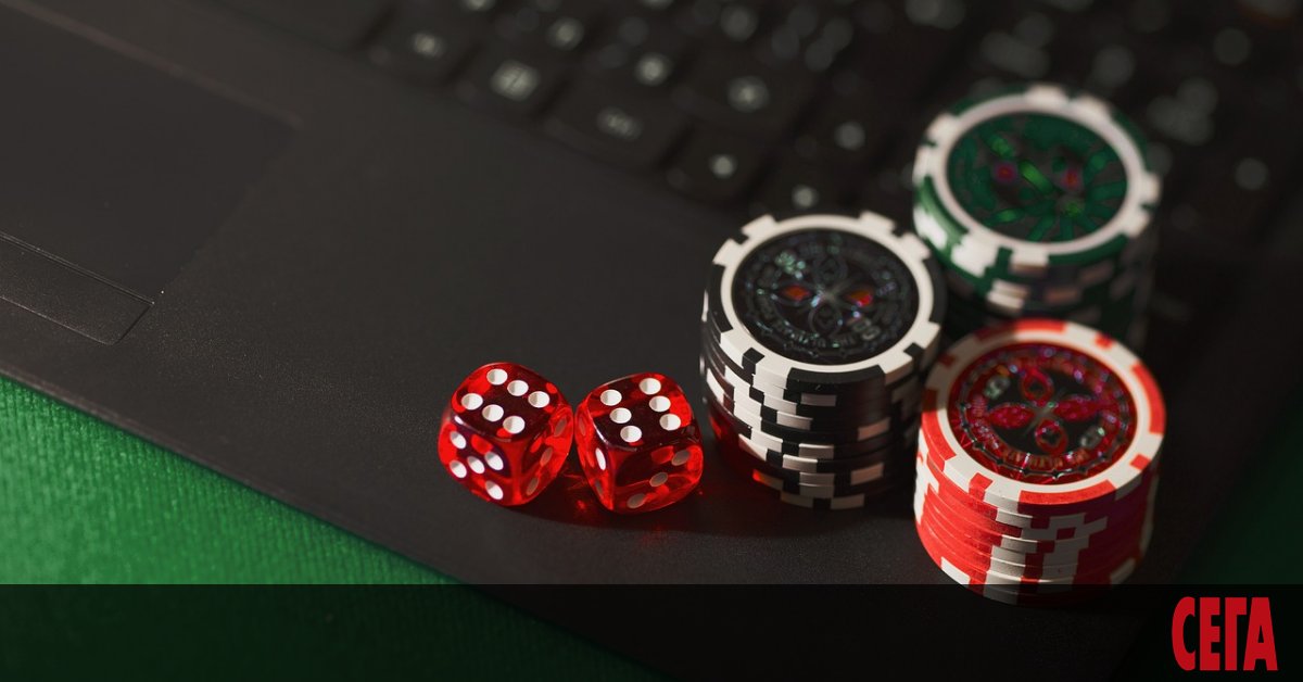 Управляващите в България умишлено пишат и прилагат непълни и двусмислени