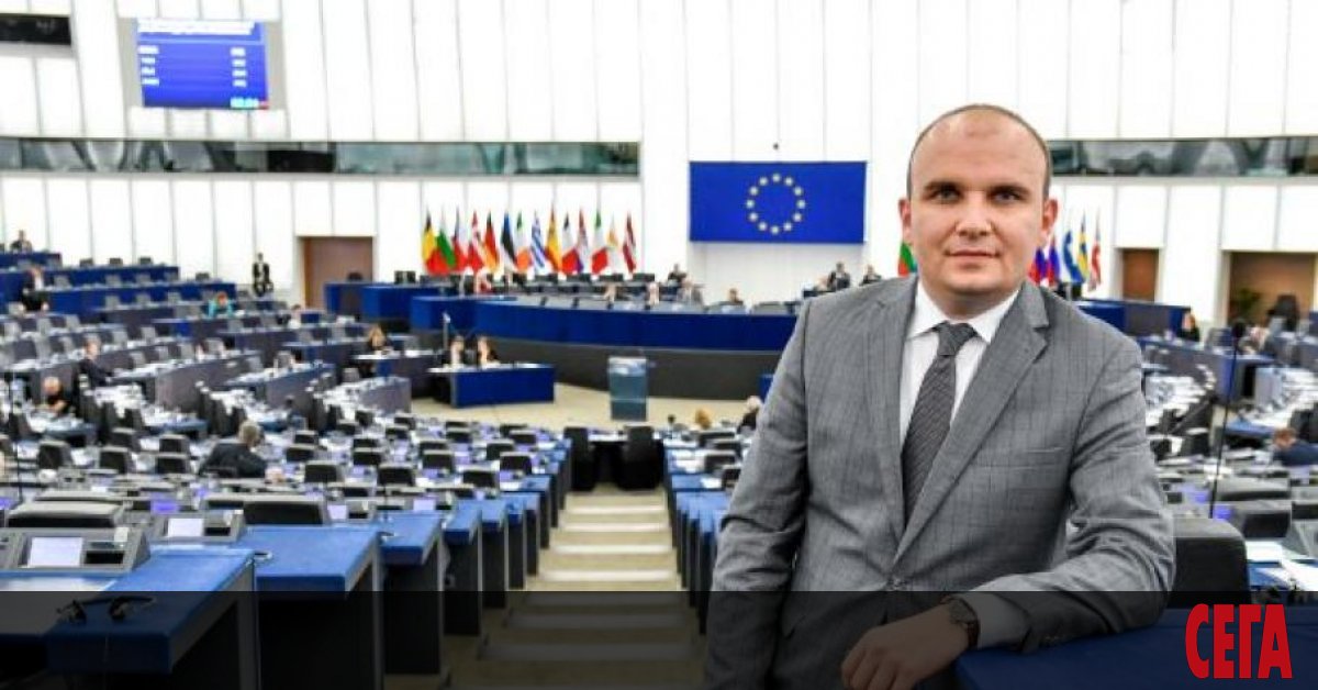 Българският евродепутат от ДПС Илхан Кючук влезе в черен китайски