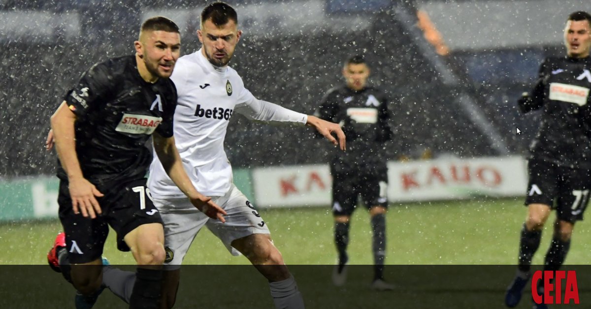 Левски бе отстранен от Славия в 1/4-финал от турнира за