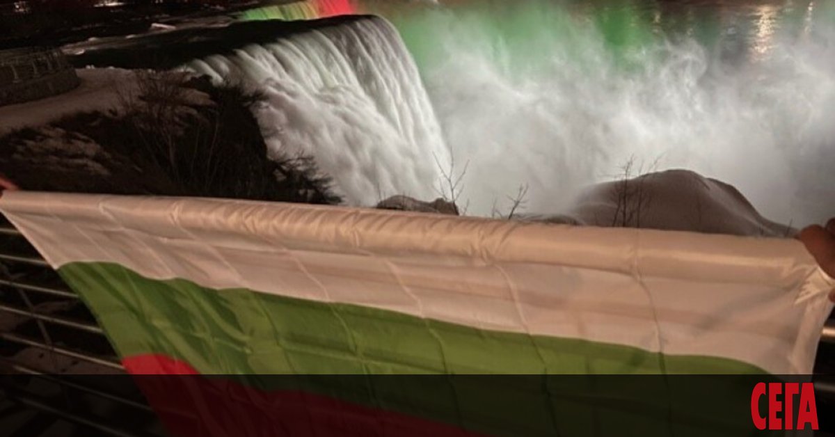 За първи път в историята Ниагарският водопад беше осветен в