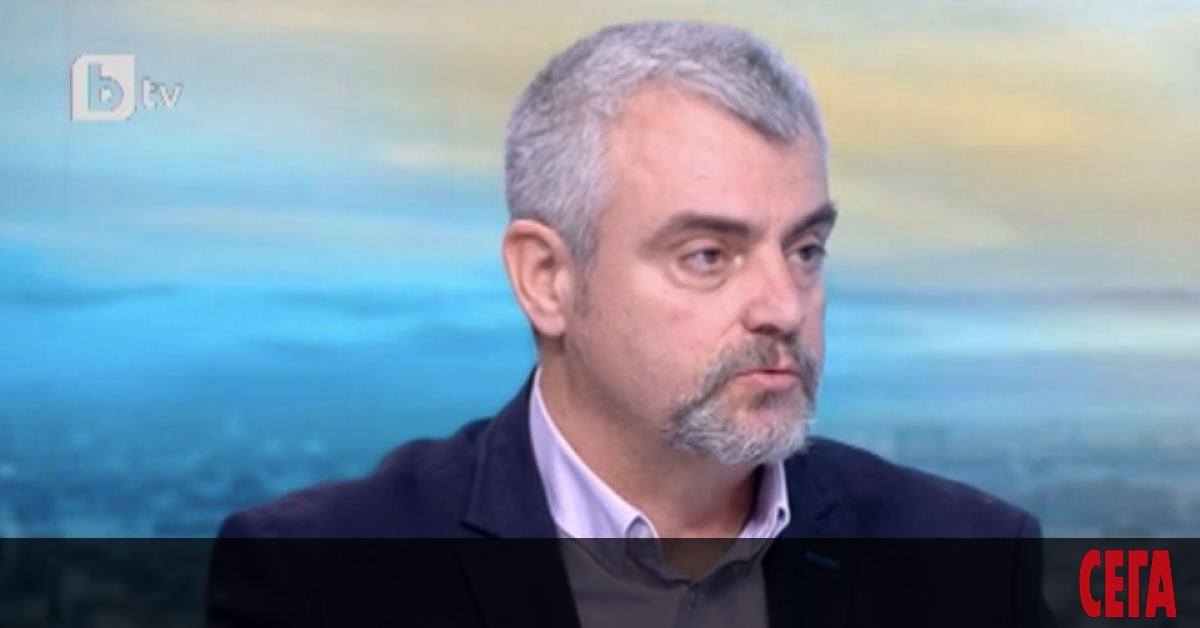 Хладилниците са пълни с ваксини, но личните лекари са принудени