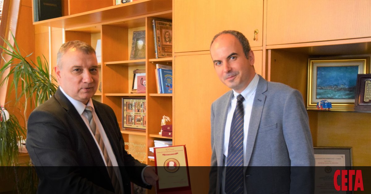 Петицията в подкрепа на уволнения от УНСС доц. Мартин Осиковски