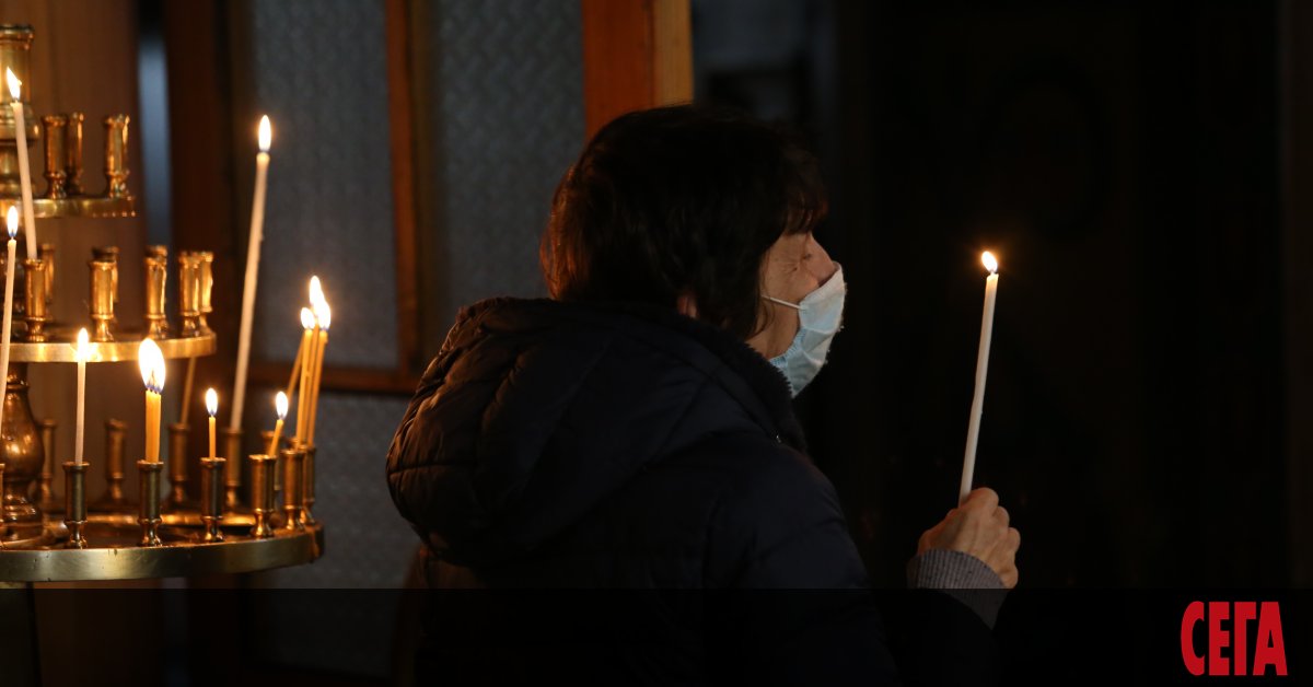 Вярващите да не целуват иконите, а върбовите клонки на Цветница