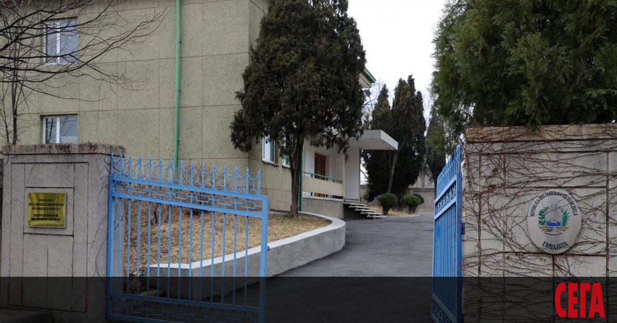 Северна Корея е затворила посолствата на 12 страни, съобщава БГНЕС,
