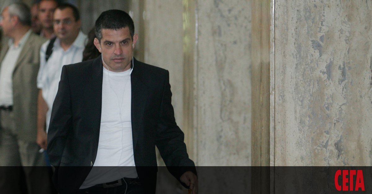 В рамките на половин година съдът за втори път праща