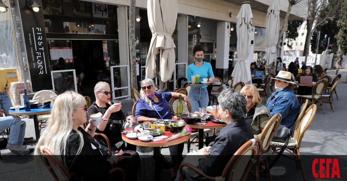 Докато в София лични лекари водят ръкопашни битки за по