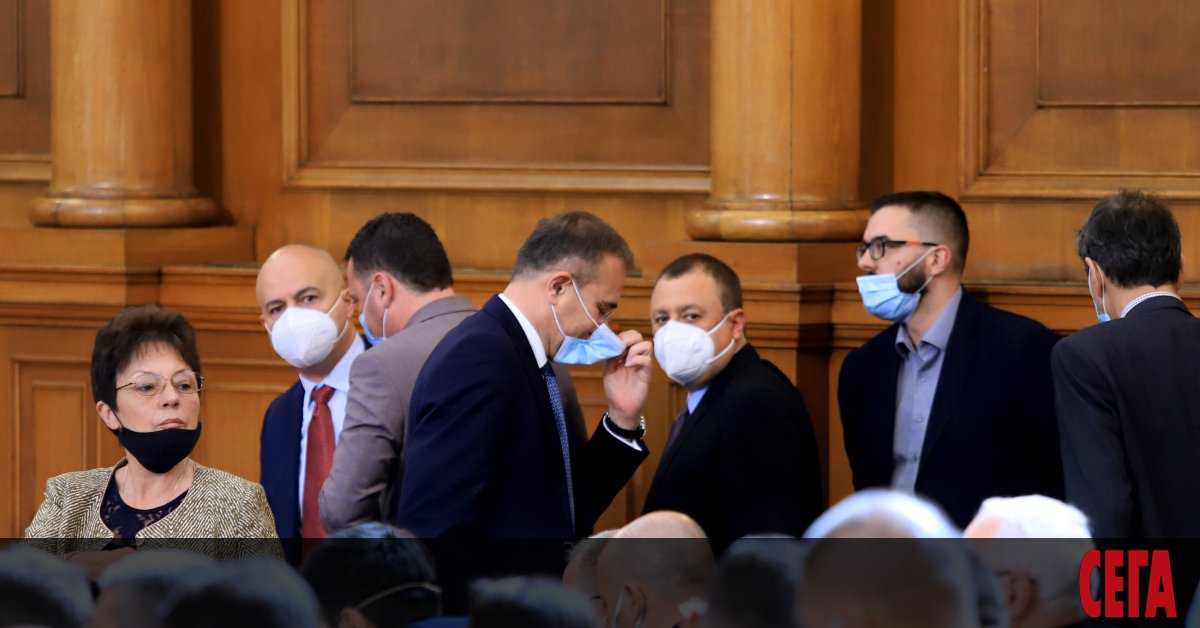 В страхотен абсурд се изроди идеята на Мая Манолова от