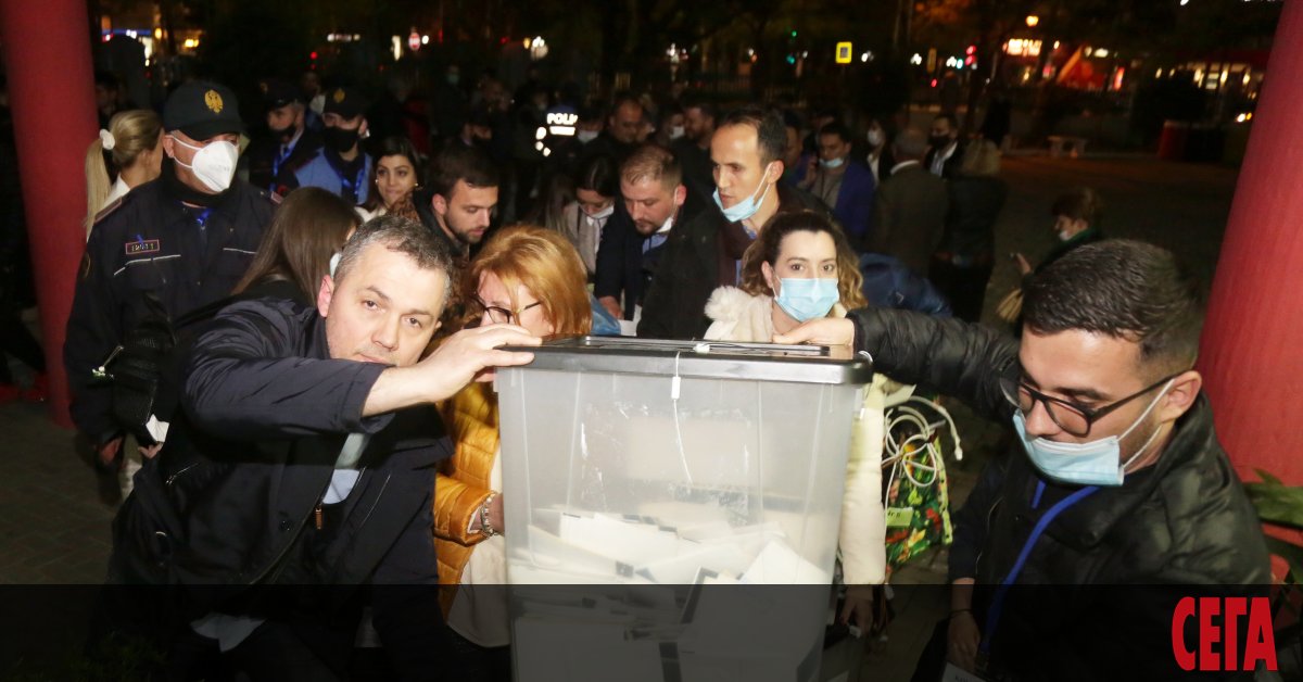 Управляващата Социалистическа партия на премиера Еди Рама бележи победа след вчерашните