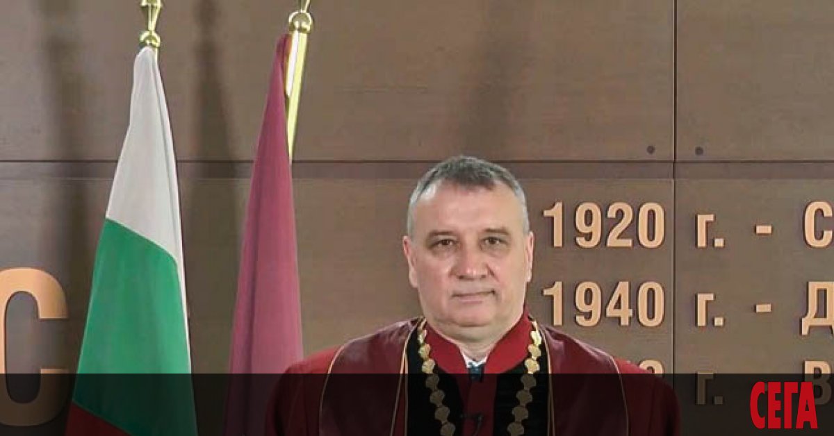 Уволненият доцент Мартин Осиковски може да се върне на работа
