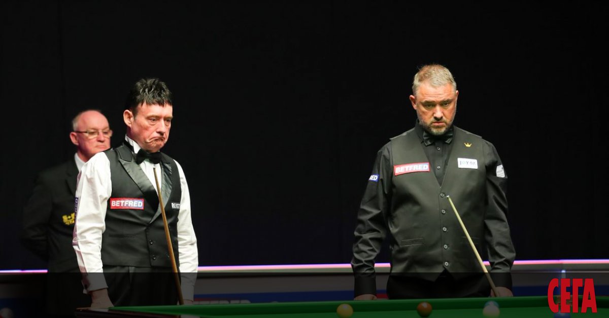 Седемкратният световен шампион Стивън Хендри постигна първата си победа след