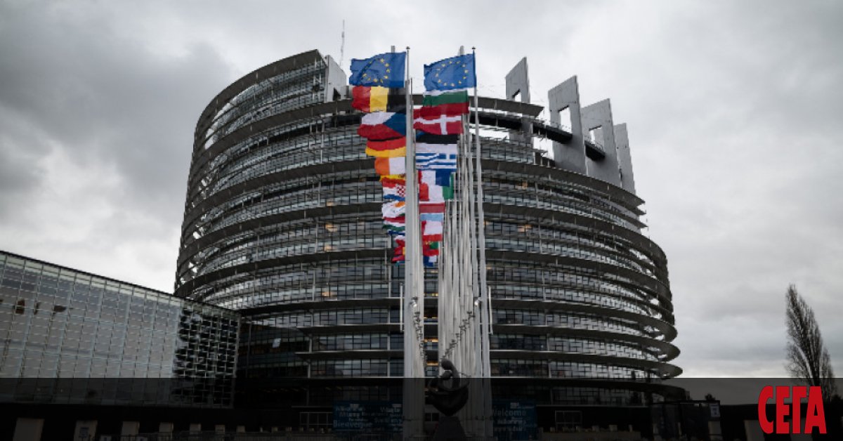 Страни като България, Кипър и Малта трябва да прекратят издаването