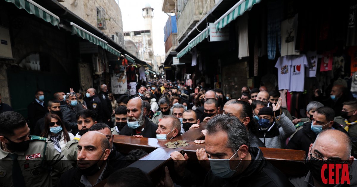 В петък сутринта в Стария град на Ерусалим се събраха тълпи