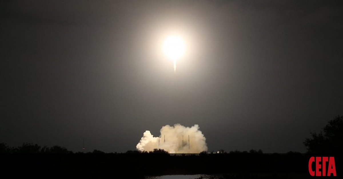 Фрагмент от една от степените на ракета SpaceX Falcon 9 е паднал