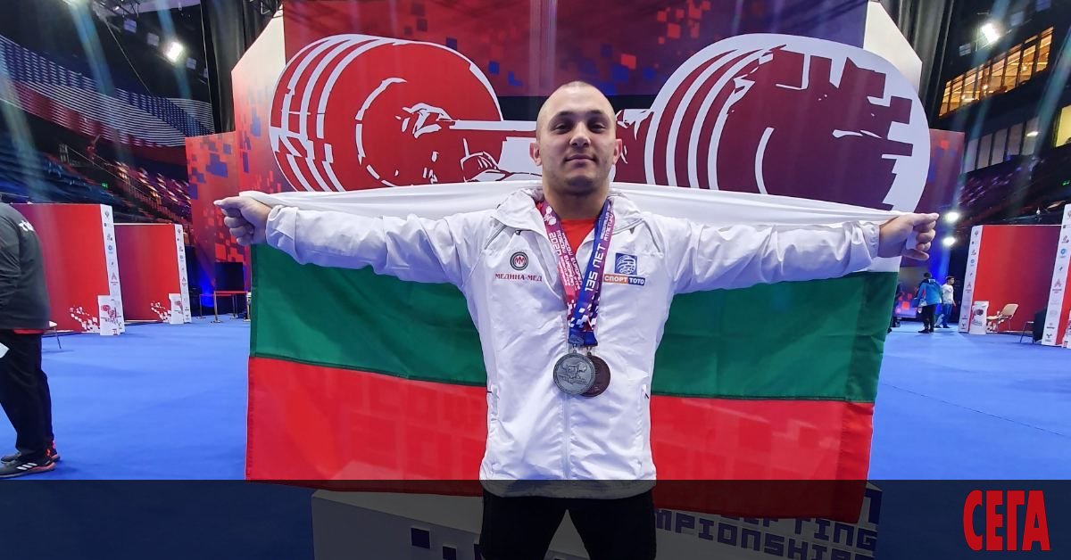 Българският мъжки отбор продължава победния си ход на европейското първенство