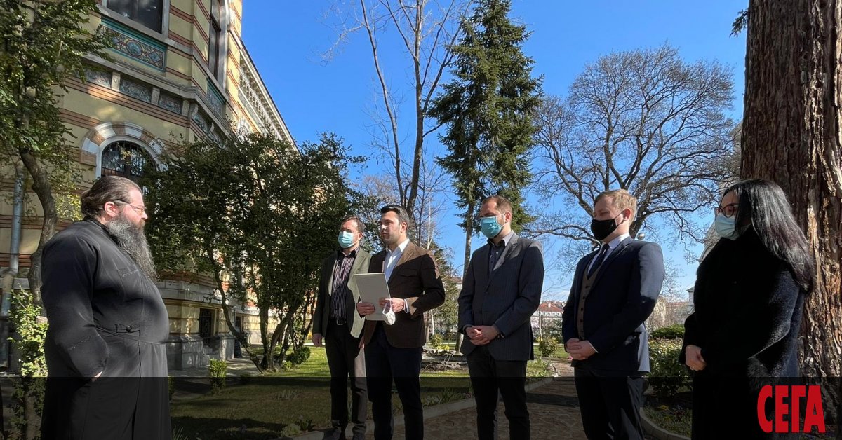 Акцията, която ГЕРБ организира срещу архимандрит Дионисий – участник в