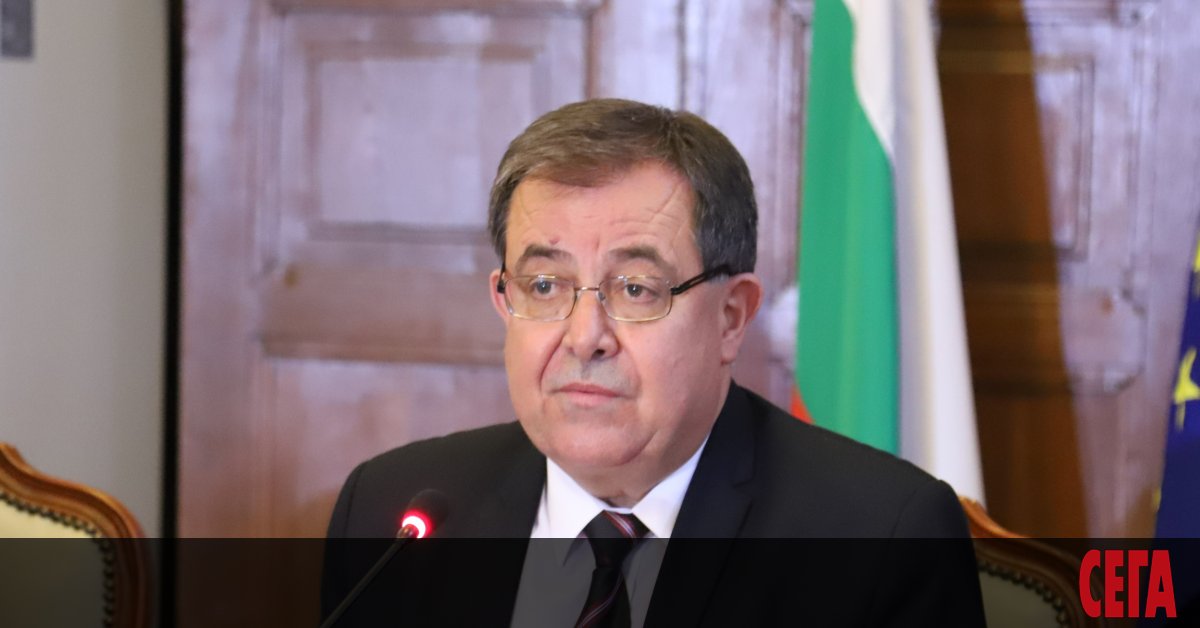 Министърът на земеделието проф. Христо Бозуков продължава с кадровите промени