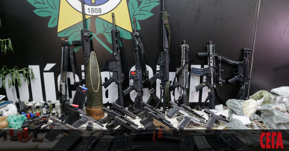 Двадесет и пет души, включително един полицай, са били убити