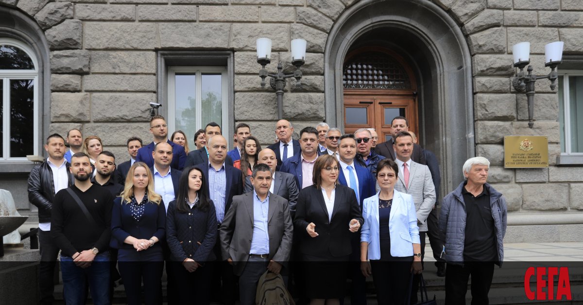 След неочакваните резултати от предните парламентарни избори на 4 април,