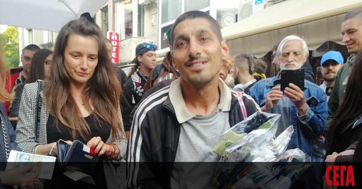 Пловдивчани се вдигнаха в защита на ром, продавач на чорапи,