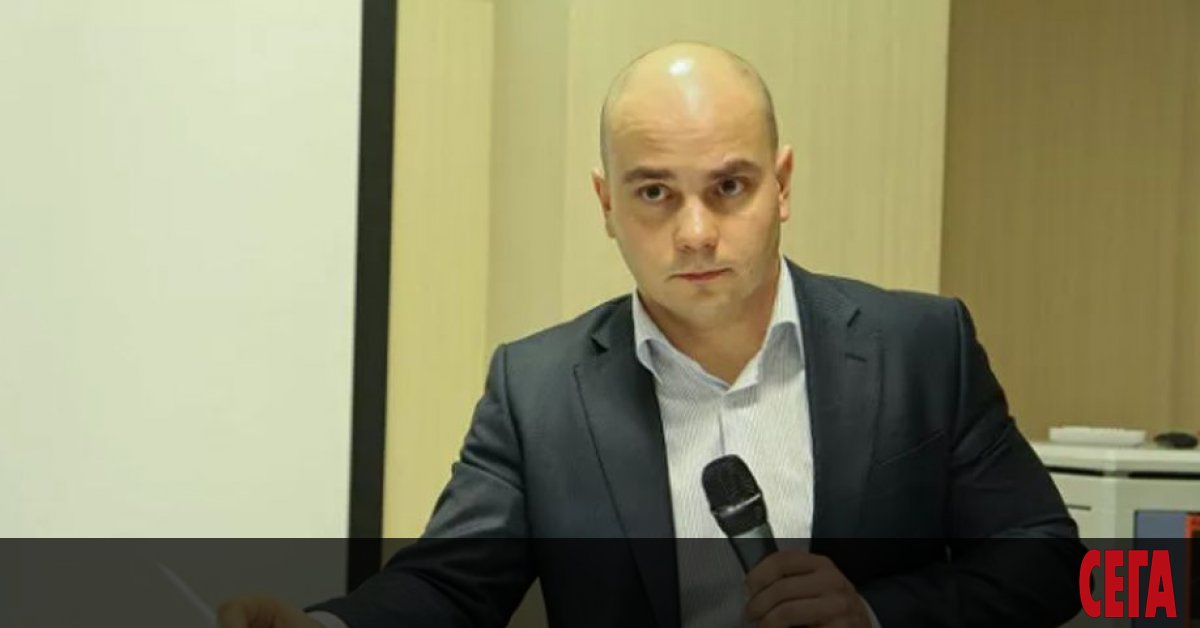 Руски опозиционер бе свален от рулиращ за излитане самолет и