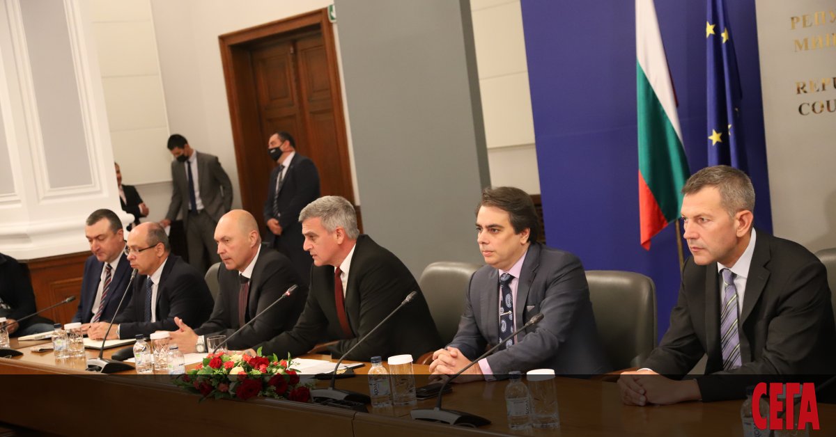 Вторнишката какофония кой как да управлява държавата роди нова идея. Мая