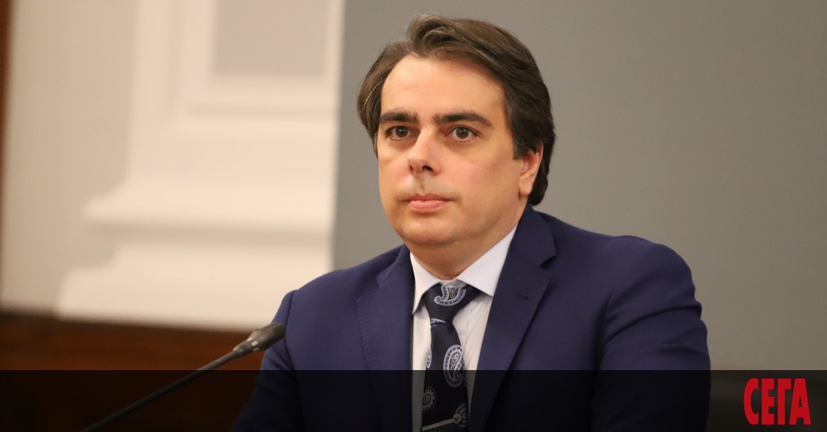 Продължава работата по разширяване на списъка със свързаните лица на