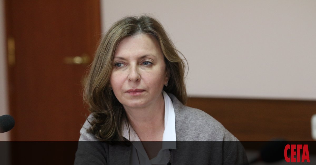 Членът на Съвета за електронни медии Ивелина Димитрова е подала