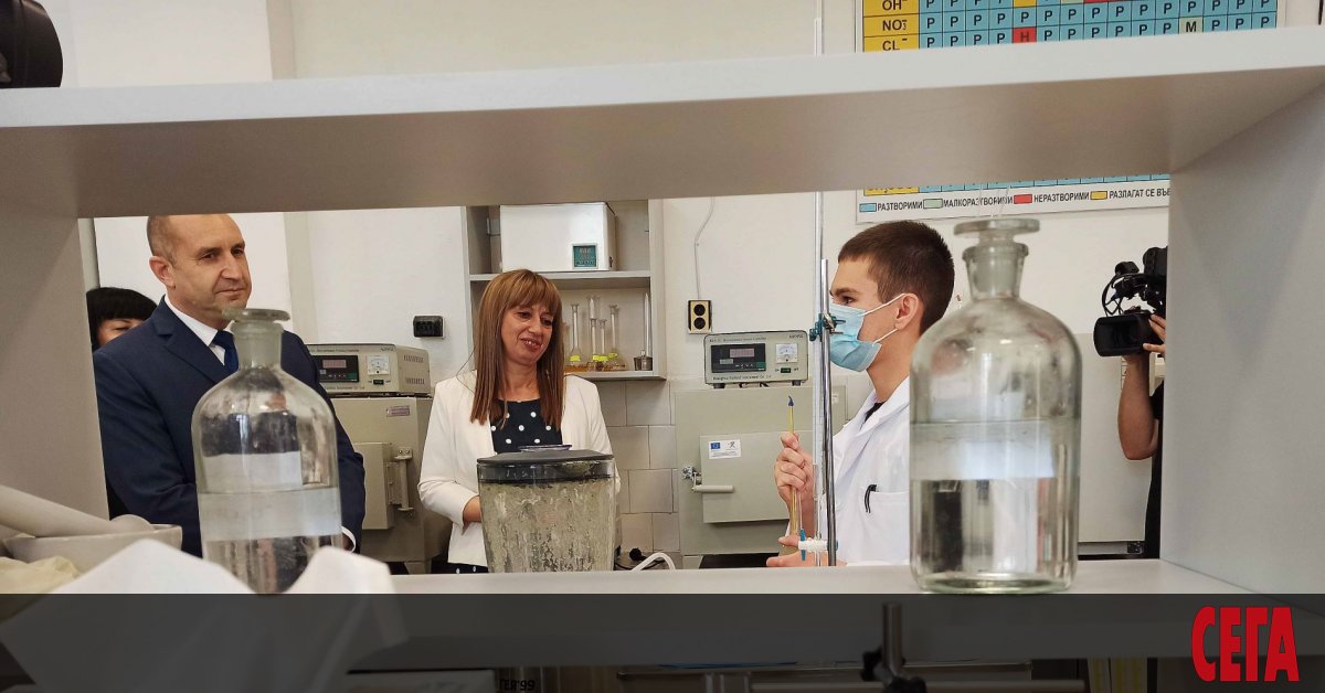 Президентът Румен Радев призова партиите да не се карат предизборно