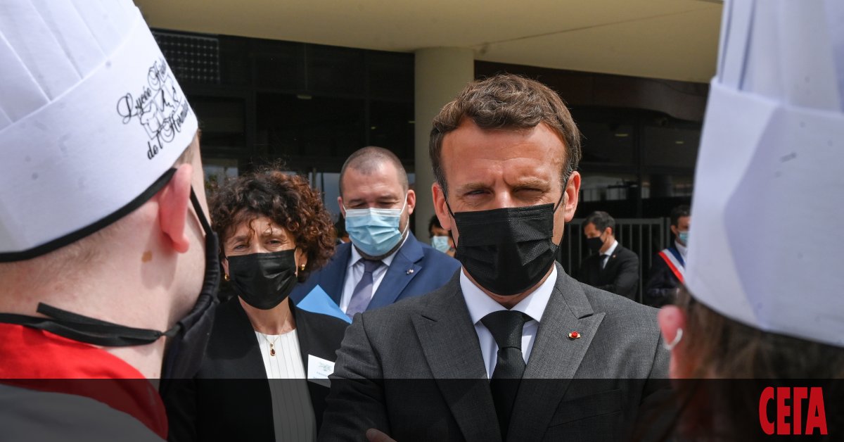 Френският президент Еманюел Макрон бе изненадан днес в департамента Дром