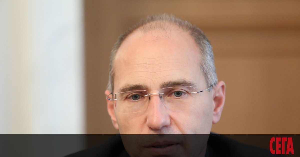 Този, който е консултирал ЦИК за цената на машините за