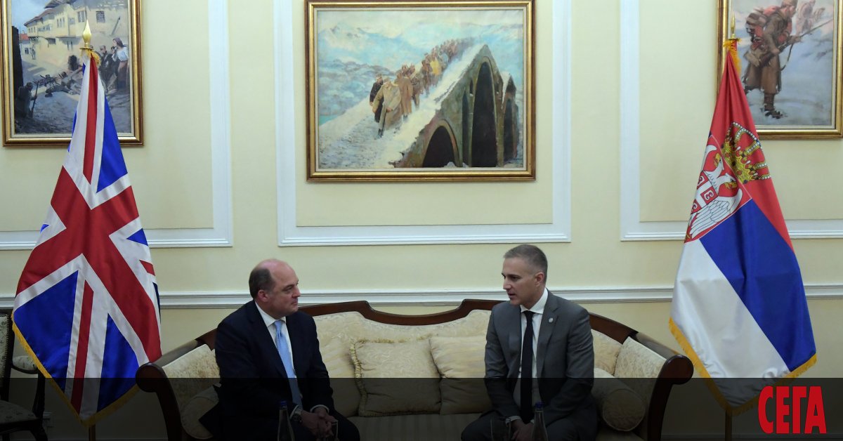 Министърът на отбраната на Великобритания Бен Уолъс обяви, че по