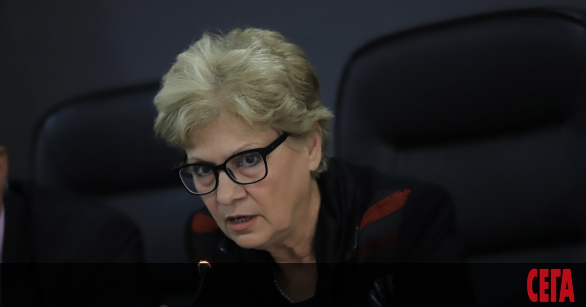 Служебният министър на регионалното развитие Виолета Комитова освободи цялото ръководство