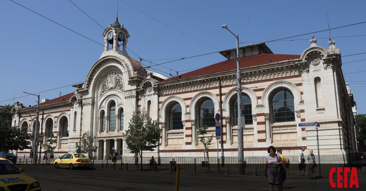Столична община да купи сградата на Централните хали и да